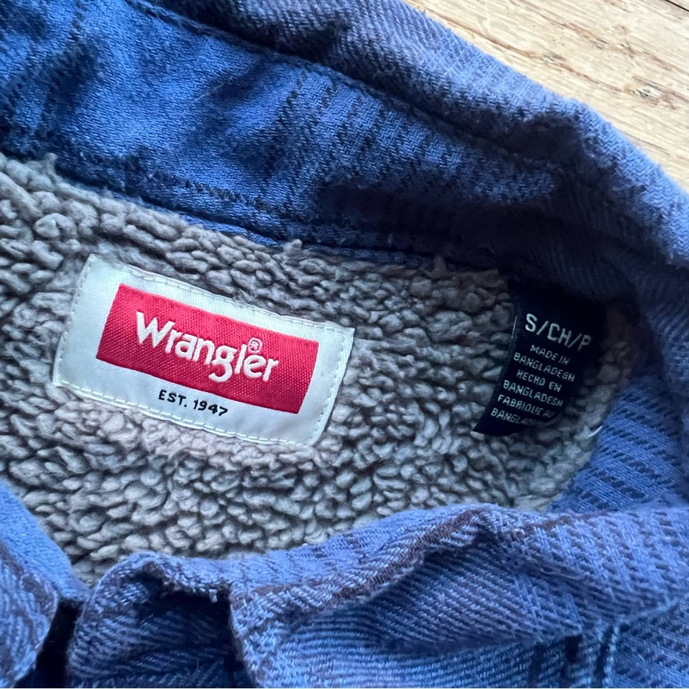 Wrangler Fleece-Lined Flannel - Picture 3 of 5